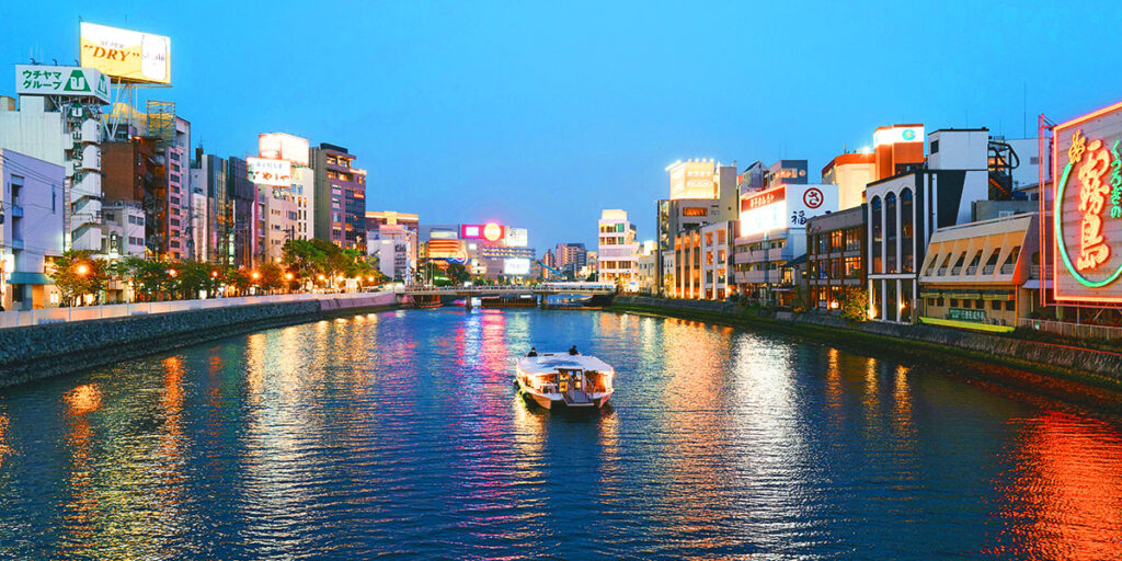 후쿠오카-나카스강과-유람선