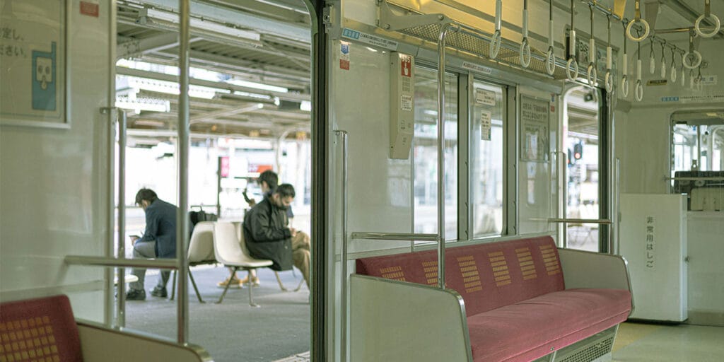 일본-지하철-내부