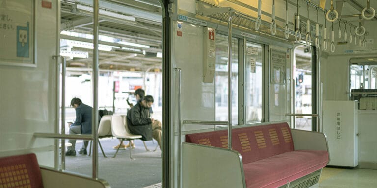 일본-지하철-내부