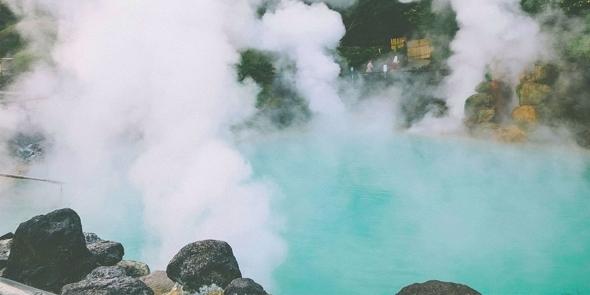 벳푸-푸른색-지옥-온천
