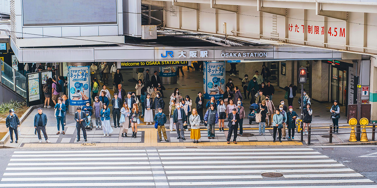 오사카역-횡단보도-풍경