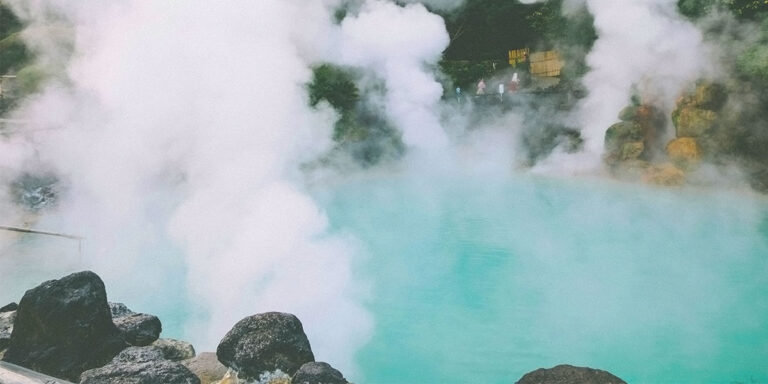 벳푸-푸른색-지옥-온천