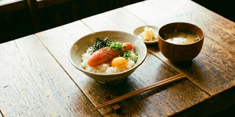 후쿠오카-가라시-멘타이코 덮밥