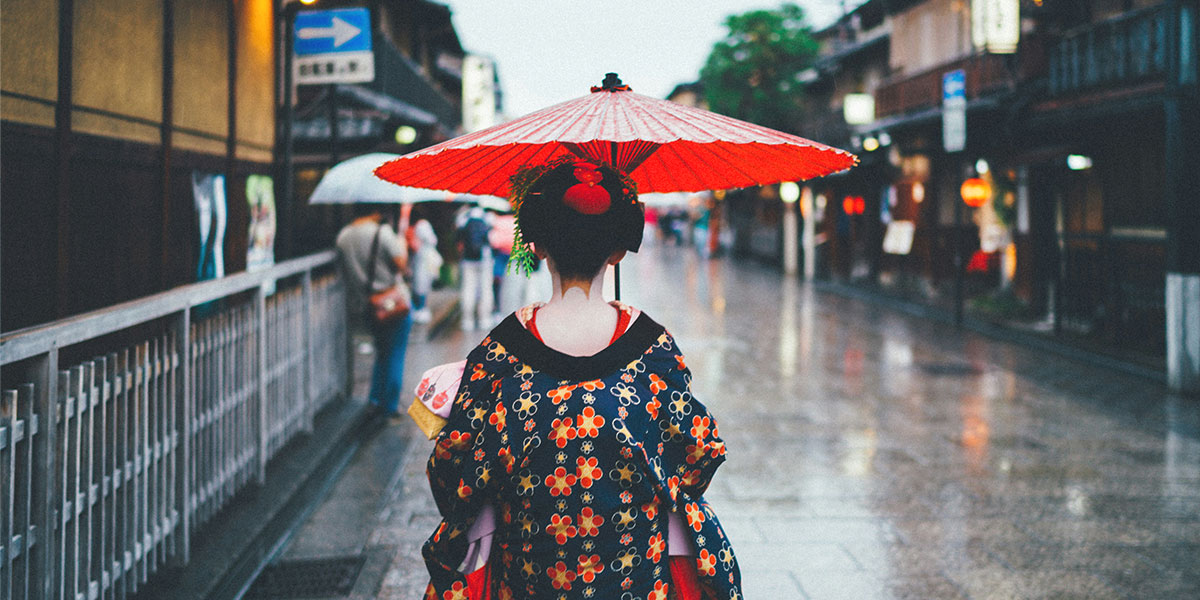 교토-게이샤-뒷모습