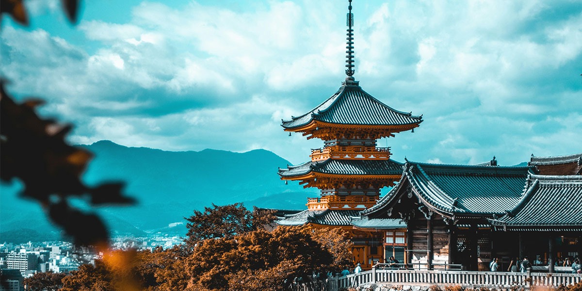 기요미즈데라-푸른-색감