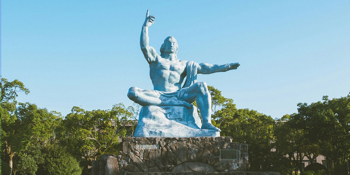 나가사키-평화-공원-동상