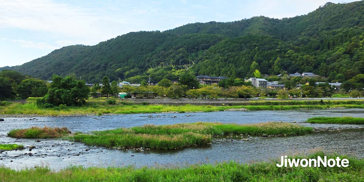 교토-아라시야마-카츠라-강-풍경-10월-지원노트