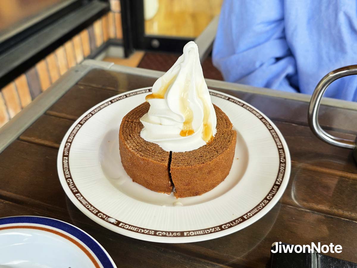기타큐슈-고쿠라-카페-코메다커피-가쓰야마공원점-디저트-지원노트