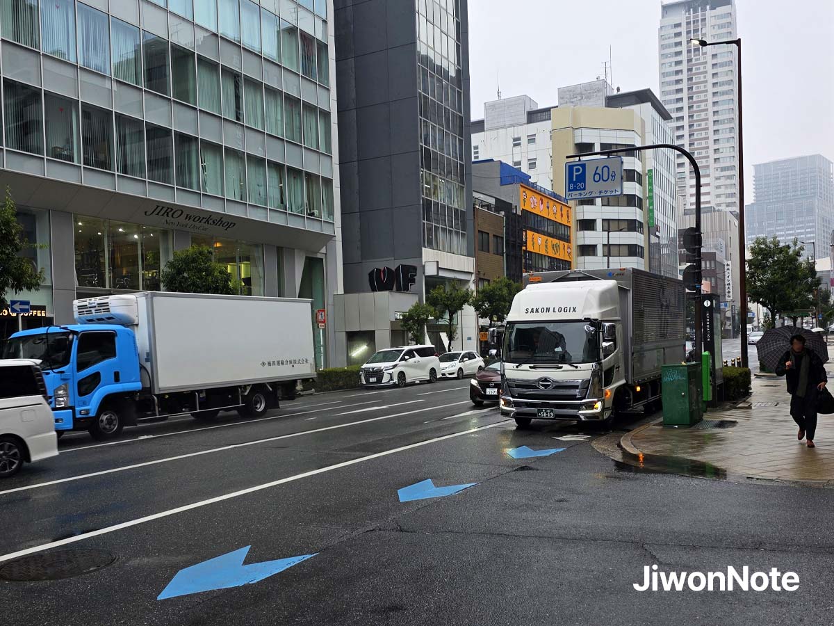 오사카-신사이바시-역-앞-비오는-거리-지원노트